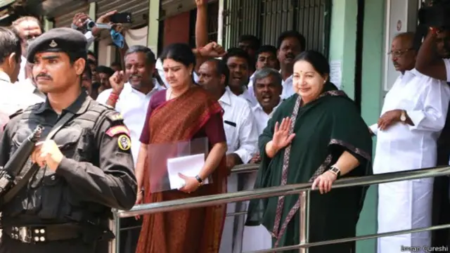 शशिकला के साथ जयललिता