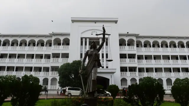 বাংলাদেশের সুপ্রিম কোর্ট।