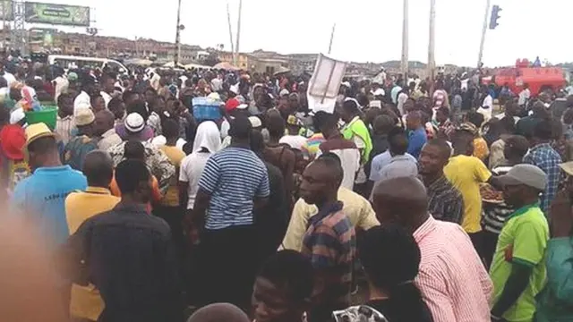 Awọn osisẹ Ọsun n fi ẹhonu han