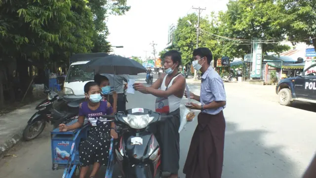 မြို့တွင်း လူသွားလူလာများတဲ့နေရာတွေမှာ မနက် ၈ နာရီကနေ ညနေ ၄ နာရီလောက်ထိ စစ်ဆေး