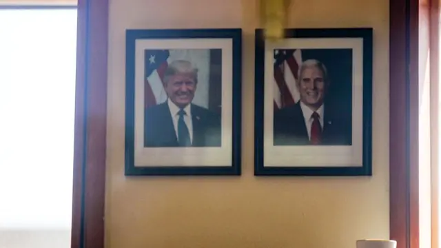 امریکی سفارت خانے پر دھاوا