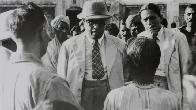 डॉ. बाबासाहेब आंबेडकर, महात्मा गांधी, इतिहास