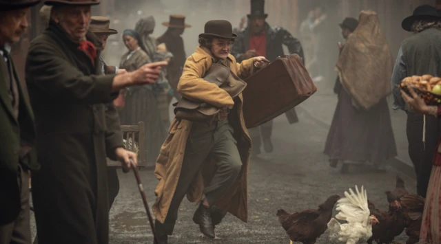 House of Guinness'teki bir sokak sahnesinde büyük bir kaçış ve kovalayış var.