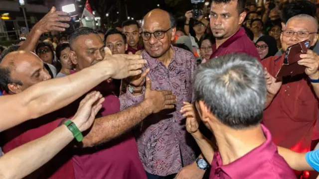 సింగపూర్ 