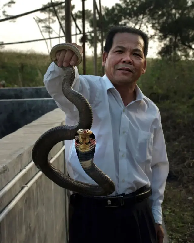 Nama bofa baatee jiru