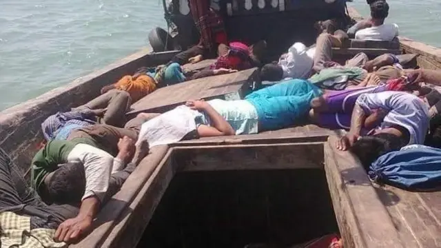 আন্দামান সমুদ্রে দুইশো'র বেশি রোহিঙ্গা শরণার্থী নিয়ে একটি নৌকা কয়েক দিন ধরে ভাসমান অবস্থায় রয়েছে বলে খবর পাওয়া যাচ্ছে।