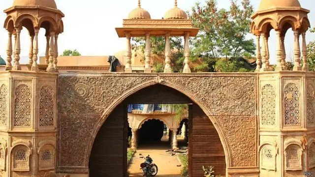 નીતિન દેસાઈનો સેટ