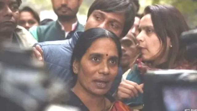 નિર્ભયાનાં માતાની તસવીર