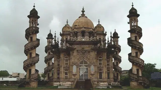 જૂનાગઢ પરના દાવાનો કાયદાકીય આધાર શું છે?