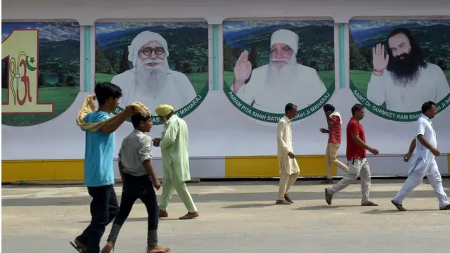 বিতর্কিত ধর্মগুরু রাম রহিম সিং-এর আশ্রম ডেরা সাচ্চা সৌদায় ভক্তদের আনাগোনা