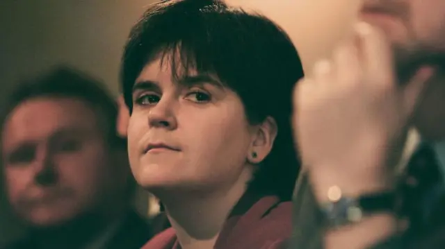 نیکولا استورجن