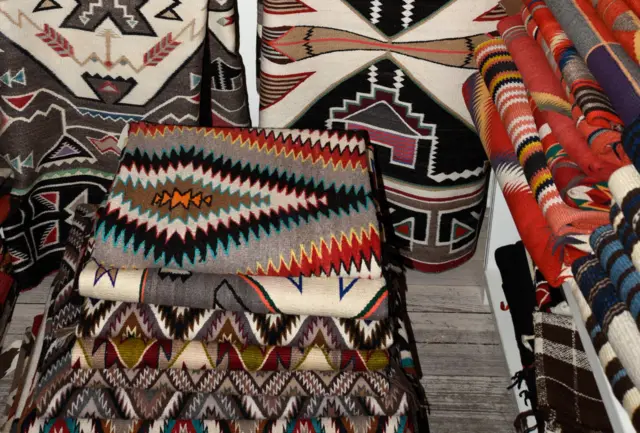 Жүндөн жасалган Наваго элинин жамынчылары