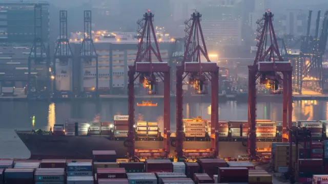 व्यापार