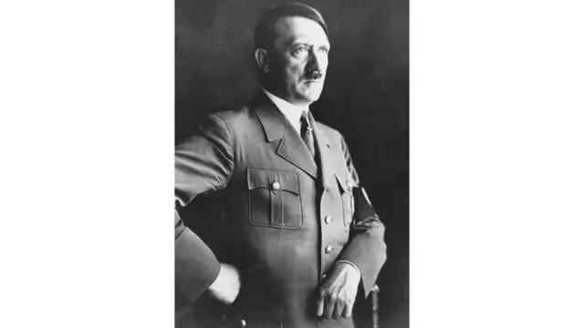 Adolfo Hitler.