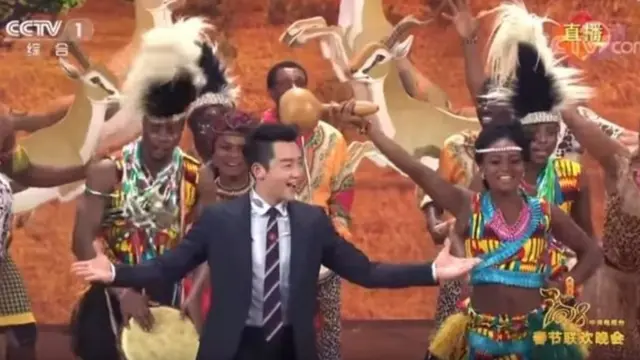 Le sketch aurait été destiné à promouvoir l'amitié sino-africaine.