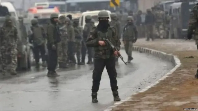 జమ్మూ-కశ్మీర్‌లో పహారా కాస్తున్న భద్రతా దళాలు