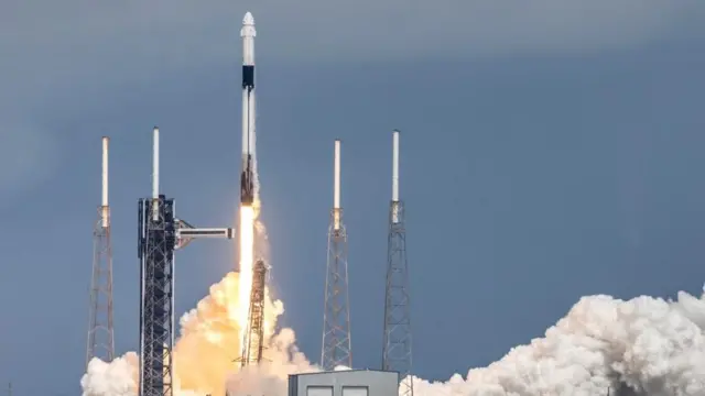 स्पेस एक्सको रकेट