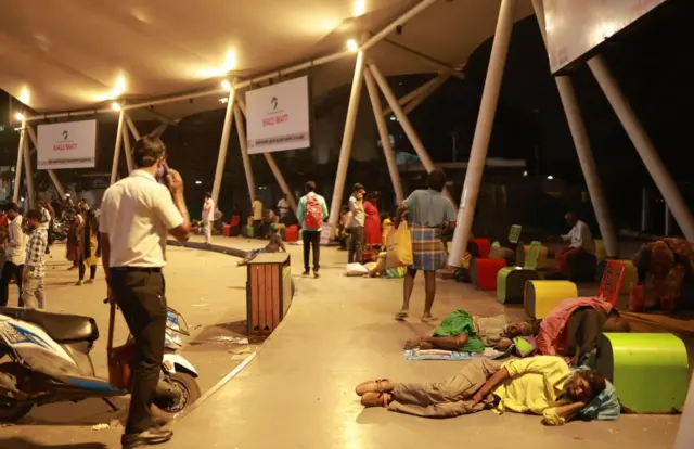 இரவு நேர காப்பகங்கள்