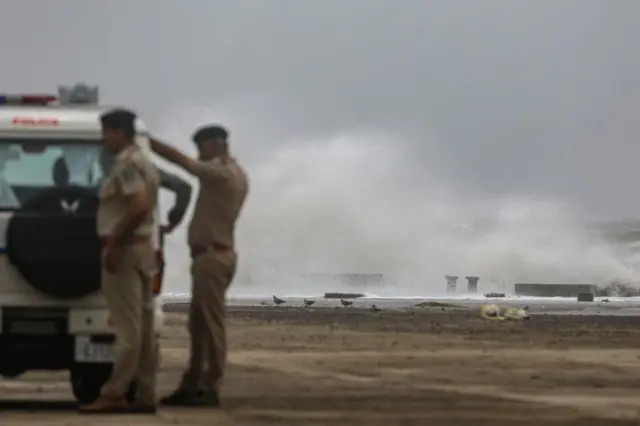 माण्डवीमा देखिएको समुद्री तट