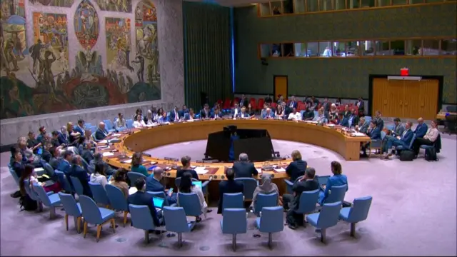 জাতিসংঘের নিরাপত্তা পরিষদের বৈঠকে পর্যবেক্ষক দেশগুলোও ইরানের পারমাণবিক স্থাপনায় হামলার নিন্দা জানিয়েছে।