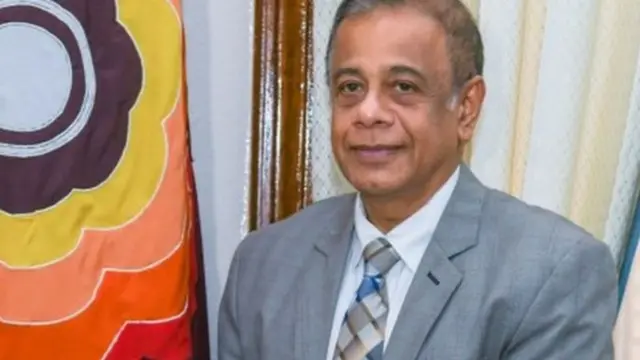 பாதுகாப்பு முன்னாள் செயலாளர், போலீஸ் மாஅதிபர் கைது