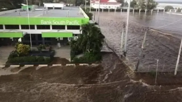 Inundaciones en Tonga tras las olas de tsunami.