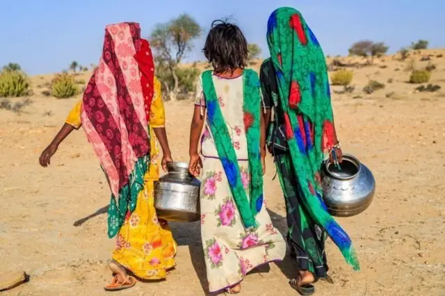 બીબીસી ગુજરાતી ભારત સરકાર વસતી ગણતરી સવાલો નીતિ સ્થળાંતર રોજગારી કામદાર 