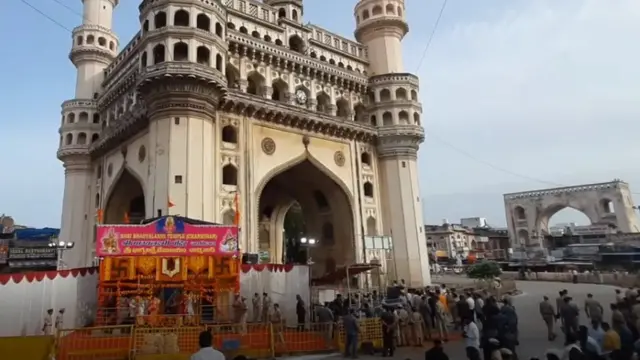 જ્યારથી ભાજપ તેલંગણામાં પગપેસારો કરવાની કોશિશમાં લાગી છે તે સમયથી ચારમિનાર સાથે જોડાયેલ ભાગ્યલક્ષ્મી મંદરની ચર્ચા શરૂ થઈ છે