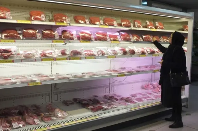 بنا به اعلام مرکز آمار ایران نرخ تورم در دو ماهه اول سال جاری خورشیدی (فروردین و اردیبهشت) از ٣٠ درصد گذشته است