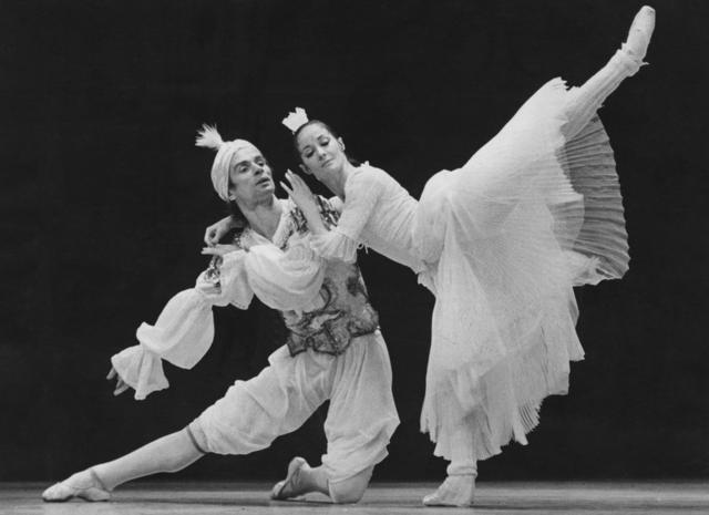 Нуреев и Ноэлла Понтуа выступают в Парижской Опере в 1979 году