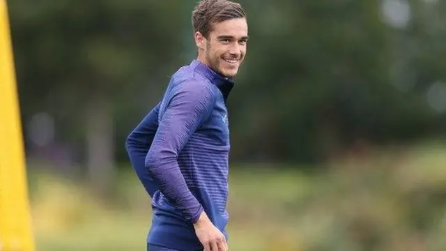 kiungo wa kati Harry Winks