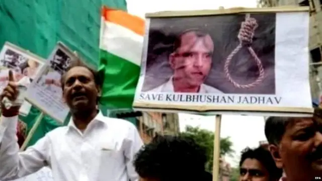 કુલભૂષણની મુક્તિ માટે દેખાવો