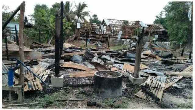 ကပေါင်းကျရွာမှာ ဒီဇင်ဘာလ ၈ ရက်နေ့က နေအိမ်တွေမီးရှို့ဖျက်ဆီးခံခဲ့ရ