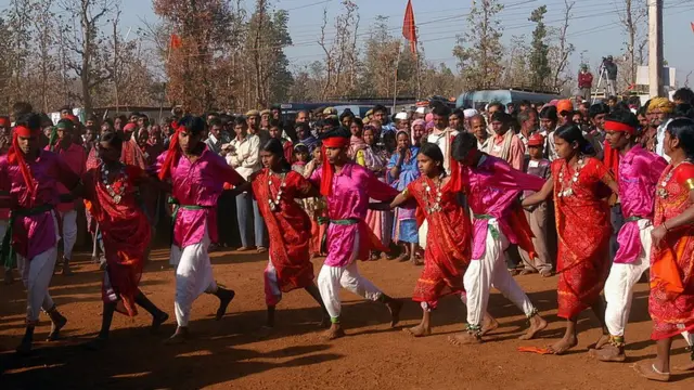 આદિવાસી નૃત્ય