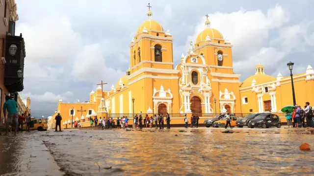 Plaza de armas de Trujillo.