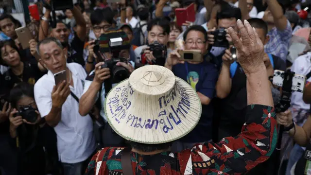 บรรยากาศการชุมนุมกลุ่มคนอยากเลือกตั้ง ก่อนวันครบรอบ 4 ปีรัฐประหาร