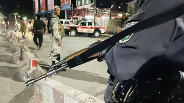 নিরাপত্তা বাহিনী