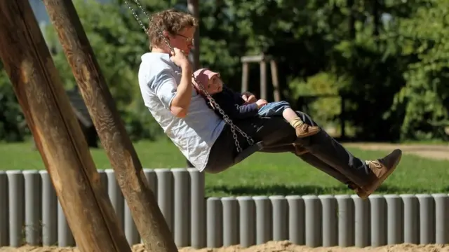 বাবা ও সন্তান