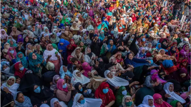 மோதி ஆட்சியில் இந்தியாவில் ஜனநாயகம் பலவீனமடைகிறதா?