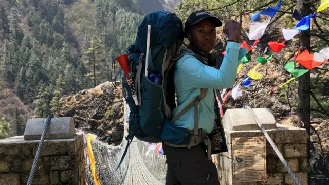 쿠말로는 산악인이 되기 위해서 많은 편견과 맞섰다