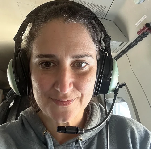 ከወራት በፊት አና ዊልሰን ጀት ውስጥ ተቀምጣ ሰማዩን እየቃኘች ነበር።