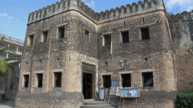 እንደ የጦር ሰፈር ወይም ሱልጣኖች ምሽግነት የሚጠቀሙበት ኦልድ ፎርት