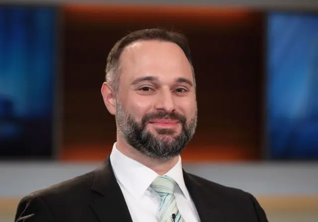 Fatih Zingal, Almanya'da televizyonlara çıkan ve tanınan bir avukat