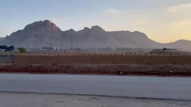 بدأ برنامج إيران النووي عام 1974 بخطط لبناء مفاعلين نوويين تجاريين في بوشهر بمساعدة ألمانية