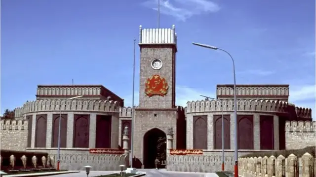 د کوماندو قطعې يو بلوک افسران گلخانې ته راورسېدل
