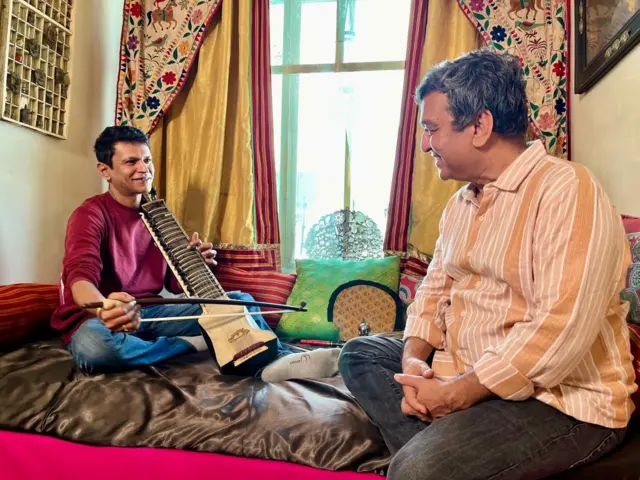 સમલૈંગિકતા, ગુજરાત, ગુજરાતી, બંગાળી, સેક્સ, સમાજ, એલજીબીટીક્યૂ, ગે, બીબીસી ગુજરાતી, બે પુરુષોની પ્રેમકહાણી, પ્રેમકહાણી, વેલેન્ટાઇન દિવસ