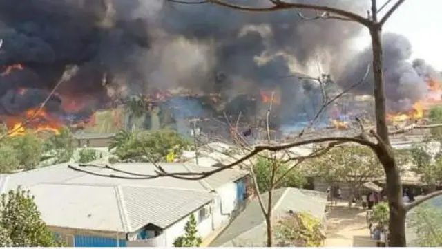 জ্বলছে রোহিঙ্গা ক্যাম্প