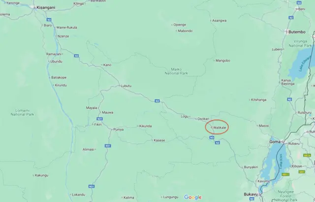 Walikale-centre iri kuri km 235 mu burengerazuba bwa Goma, naho umujyi wa Kisangani uri kuri km 444 mu burengerazuba uvuye i Walikale-centre