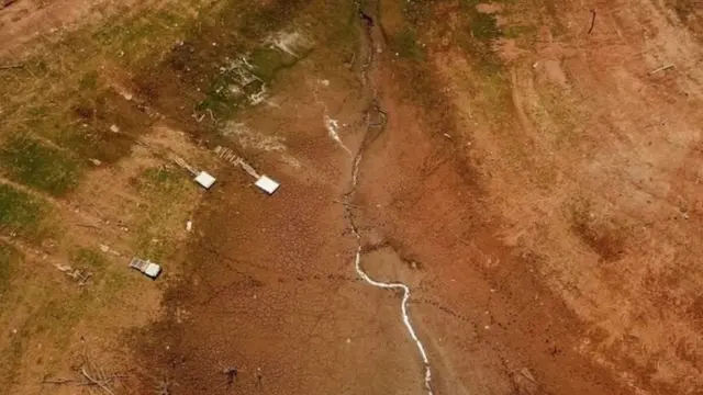 साओ पावलोच्या जवळच्या धरणाचा ड्रोनने घेतलेला फोटो (वर्ष - 2021)