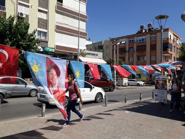 خانوم مرال آکشنررهبر حزب تازه تأسیس خوب (iyi party)